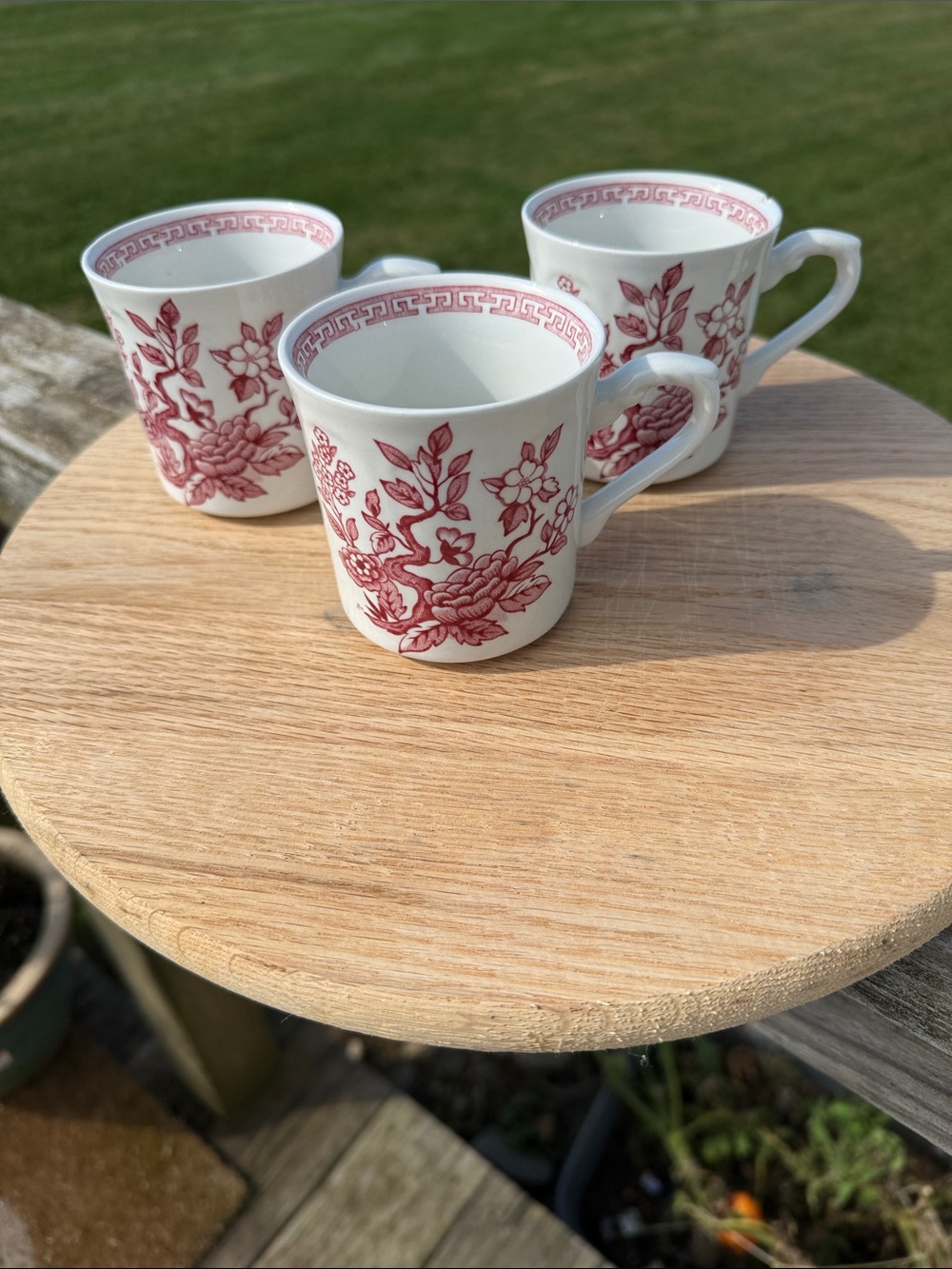 Classic White IronstonMug with Red Floral Pattern - Set of 3 J&G Meakin India Pi